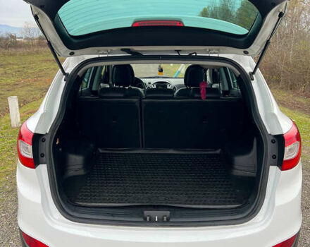 Білий Хендай іх35, об'ємом двигуна 2 л та пробігом 236 тис. км за 16000 $, фото 9 на Automoto.ua