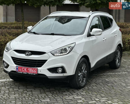 Белый Хендай их35, объемом двигателя 2 л и пробегом 193 тыс. км за 14850 $, фото 2 на Automoto.ua