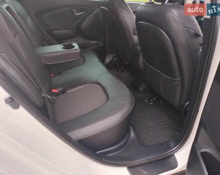 Белый Хендай их35, объемом двигателя 2 л и пробегом 234 тыс. км за 14950 $, фото 77 на Automoto.ua