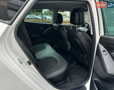 Белый Хендай их35, объемом двигателя 2 л и пробегом 193 тыс. км за 14850 $, фото 17 на Automoto.ua