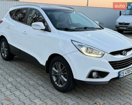 Белый Хендай их35, объемом двигателя 2 л и пробегом 193 тыс. км за 15000 $, фото 4 на Automoto.ua