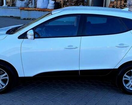 Белый Хендай их35, объемом двигателя 2 л и пробегом 200 тыс. км за 14500 $, фото 36 на Automoto.ua
