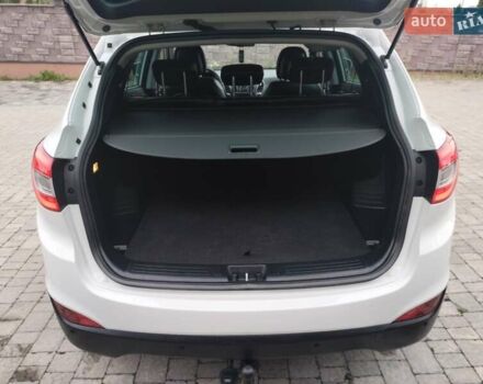 Белый Хендай их35, объемом двигателя 2 л и пробегом 234 тыс. км за 14950 $, фото 65 на Automoto.ua