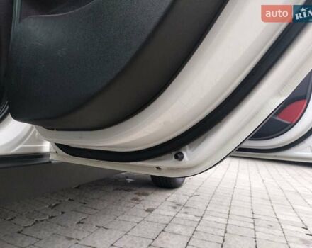 Белый Хендай их35, объемом двигателя 2 л и пробегом 234 тыс. км за 14950 $, фото 68 на Automoto.ua