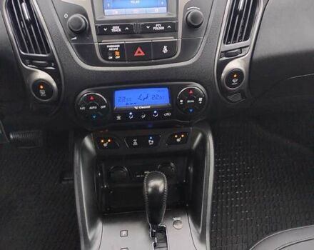 Белый Хендай их35, объемом двигателя 2 л и пробегом 234 тыс. км за 14950 $, фото 52 на Automoto.ua