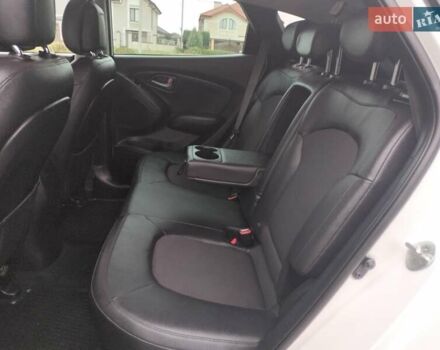 Белый Хендай их35, объемом двигателя 2 л и пробегом 234 тыс. км за 14950 $, фото 73 на Automoto.ua