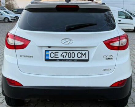 Белый Хендай их35, объемом двигателя 2 л и пробегом 193 тыс. км за 15000 $, фото 1 на Automoto.ua