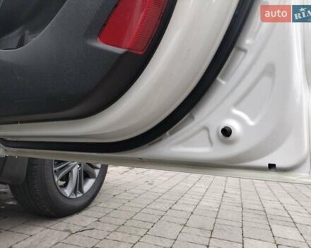 Белый Хендай их35, объемом двигателя 2 л и пробегом 234 тыс. км за 14950 $, фото 48 на Automoto.ua