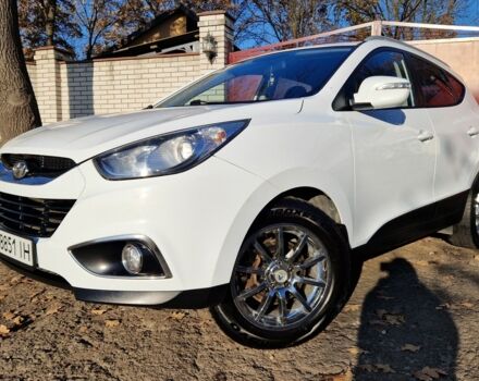 Белый Хендай их35, объемом двигателя 2 л и пробегом 226 тыс. км за 10300 $, фото 1 на Automoto.ua