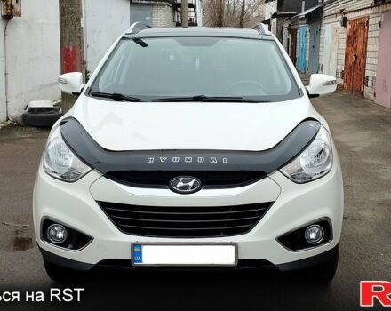 Белый Хендай их35, объемом двигателя 2 л и пробегом 215 тыс. км за 9900 $, фото 1 на Automoto.ua