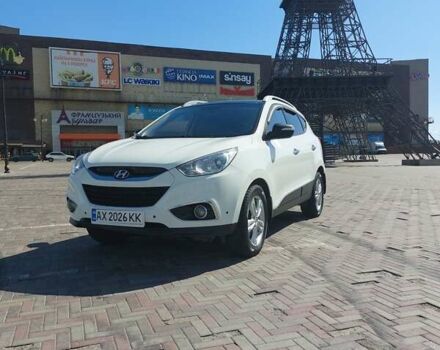Белый Хендай их35, объемом двигателя 2 л и пробегом 170 тыс. км за 11600 $, фото 1 на Automoto.ua