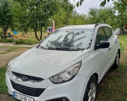 Белый Хендай их35, объемом двигателя 2 л и пробегом 210 тыс. км за 6500 $, фото 1 на Automoto.ua