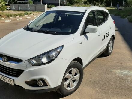 Хендай іх35 2010 у Никополе на Automoto.ua Білий Хендай іх35, об'ємом двигуна 0 л та пробігом 1 тис. км за 12500 $, фото 1 на Automoto.ua