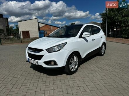 Белый Хендай их35, объемом двигателя 2 л и пробегом 270 тыс. км за 11600 $, фото 1 на Automoto.ua