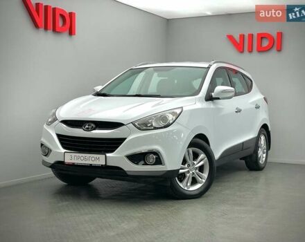 Белый Хендай их35, объемом двигателя 2 л и пробегом 217 тыс. км за 11518 $, фото 1 на Automoto.ua