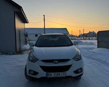 Білий Хендай іх35, об'ємом двигуна 2 л та пробігом 270 тис. км за 12500 $, фото 1 на Automoto.ua