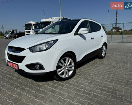 Белый Хендай их35, объемом двигателя 2 л и пробегом 171 тыс. км за 15499 $, фото 1 на Automoto.ua