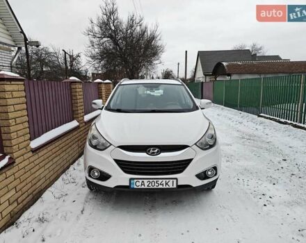 Білий Хендай іх35, об'ємом двигуна 1.69 л та пробігом 270 тис. км за 12000 $, фото 1 на Automoto.ua