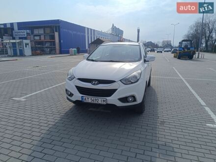 Белый Хендай их35, объемом двигателя 2 л и пробегом 209 тыс. км за 11700 $, фото 1 на Automoto.ua