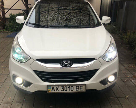 Білий Хендай іх35, об'ємом двигуна 2.4 л та пробігом 192 тис. км за 14500 $, фото 1 на Automoto.ua