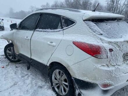 Білий Хендай іх35, об'ємом двигуна 2 л та пробігом 269 тис. км за 4500 $, фото 1 на Automoto.ua