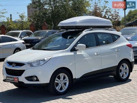 Белый Хендай их35, объемом двигателя 2 л и пробегом 147 тыс. км за 11990 $, фото 1 на Automoto.ua