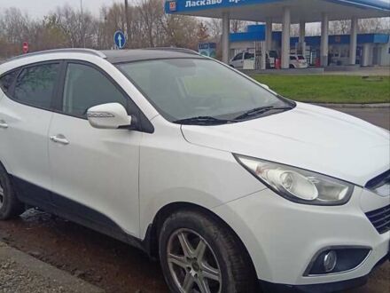 Білий Хендай іх35, об'ємом двигуна 2 л та пробігом 202 тис. км за 12500 $, фото 1 на Automoto.ua