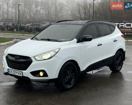 Белый Хендай их35, объемом двигателя 2 л и пробегом 182 тыс. км за 11999 $, фото 1 на Automoto.ua