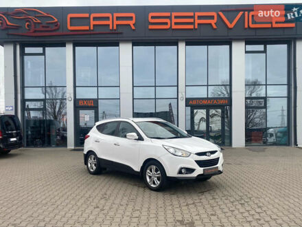 Белый Хендай их35, объемом двигателя 2 л и пробегом 145 тыс. км за 11500 $, фото 1 на Automoto.ua