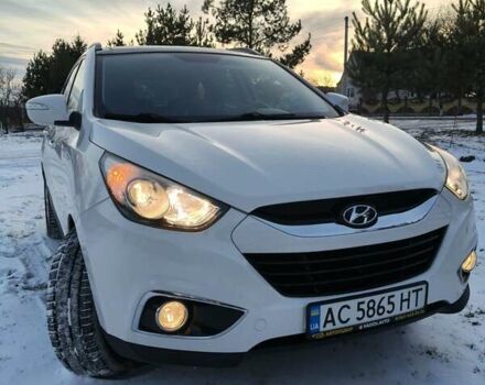 Белый Хендай их35, объемом двигателя 2 л и пробегом 219 тыс. км за 14600 $, фото 1 на Automoto.ua