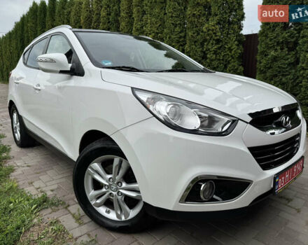Белый Хендай их35, объемом двигателя 2 л и пробегом 178 тыс. км за 13500 $, фото 1 на Automoto.ua