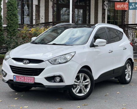 Белый Хендай их35, объемом двигателя 2 л и пробегом 172 тыс. км за 14900 $, фото 1 на Automoto.ua