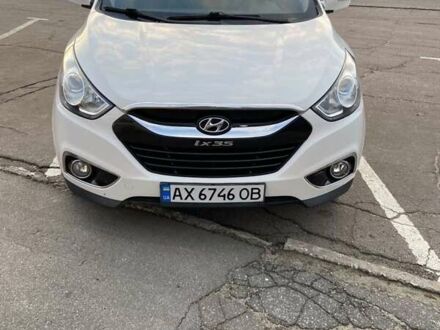 Белый Хендай их35, объемом двигателя 2 л и пробегом 144 тыс. км за 14100 $, фото 1 на Automoto.ua