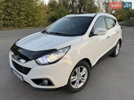 Белый Хендай их35, объемом двигателя 2 л и пробегом 180 тыс. км за 13000 $, фото 1 на Automoto.ua