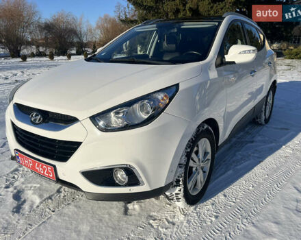 Белый Хендай их35, объемом двигателя 2 л и пробегом 203 тыс. км за 13400 $, фото 1 на Automoto.ua