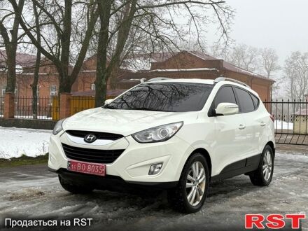 Белый Хендай их35, объемом двигателя 2 л и пробегом 170 тыс. км за 12200 $, фото 1 на Automoto.ua