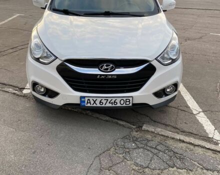 Белый Хендай их35, объемом двигателя 2 л и пробегом 144 тыс. км за 14100 $, фото 1 на Automoto.ua