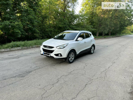 Хендай их35 2012 в Запорожье на Automoto.ua Белый Хендай их35, объемом двигателя 2 л и пробегом 41 тыс. км за 16300 $, фото 1 на Automoto.ua