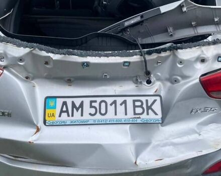 Белый Хендай их35, объемом двигателя 2 л и пробегом 107 тыс. км за 5500 $, фото 1 на Automoto.ua