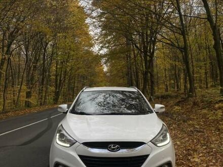 Хендай их35 2013 в Львове на Automoto.ua Белый Хендай их35, объемом двигателя 2 л и пробегом 297 тыс. км за 10800 $, фото 1 на Automoto.ua