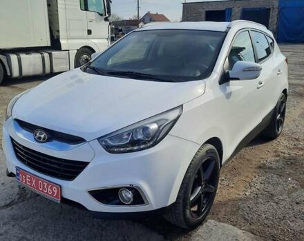 Белый Хендай их35, объемом двигателя 2 л и пробегом 211 тыс. км за 12900 $, фото 1 на Automoto.ua