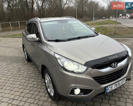 Бежевый Хендай их35, объемом двигателя 2 л и пробегом 220 тыс. км за 11700 $, фото 2 на Automoto.ua