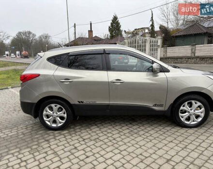 Бежевый Хендай их35, объемом двигателя 2 л и пробегом 220 тыс. км за 11700 $, фото 4 на Automoto.ua