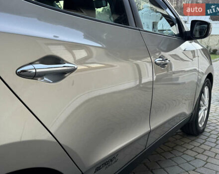 Бежевый Хендай их35, объемом двигателя 2 л и пробегом 147 тыс. км за 11800 $, фото 52 на Automoto.ua