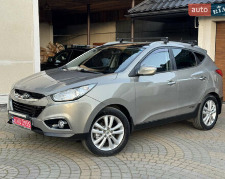 Бежевый Хендай их35, объемом двигателя 2 л и пробегом 147 тыс. км за 11800 $, фото 6 на Automoto.ua