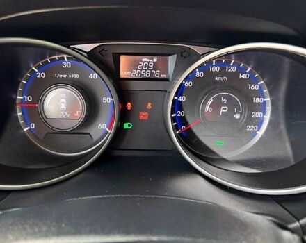 Бежевый Хендай их35, объемом двигателя 2 л и пробегом 205 тыс. км за 12500 $, фото 21 на Automoto.ua