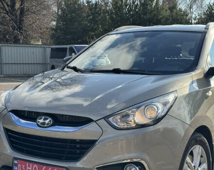 Бежевый Хендай их35, объемом двигателя 1.7 л и пробегом 220 тыс. км за 9900 $, фото 7 на Automoto.ua
