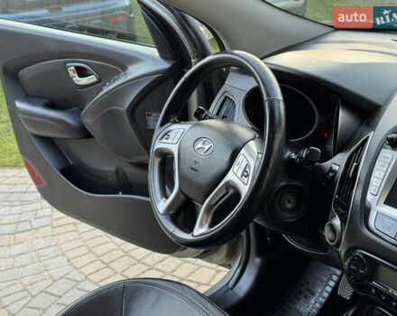 Бежевый Хендай их35, объемом двигателя 2 л и пробегом 147 тыс. км за 11800 $, фото 13 на Automoto.ua