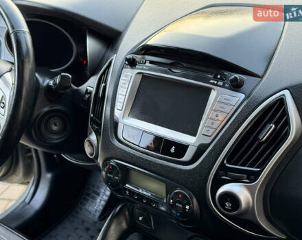 Бежевый Хендай их35, объемом двигателя 2 л и пробегом 147 тыс. км за 11800 $, фото 14 на Automoto.ua