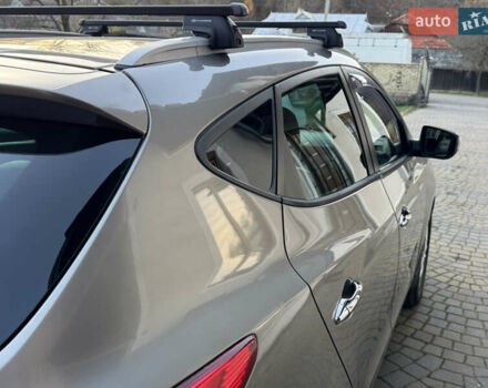 Бежевый Хендай их35, объемом двигателя 2 л и пробегом 147 тыс. км за 11800 $, фото 50 на Automoto.ua